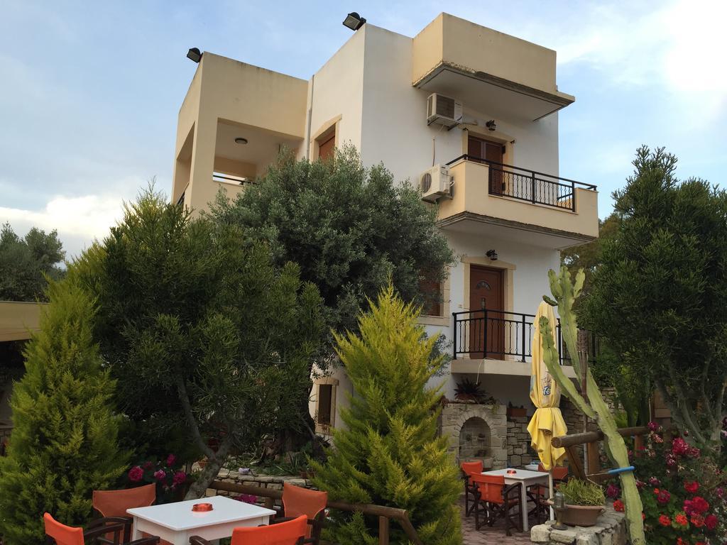 Vrisi Apartments & Villa Pitsidia Bagian luar foto