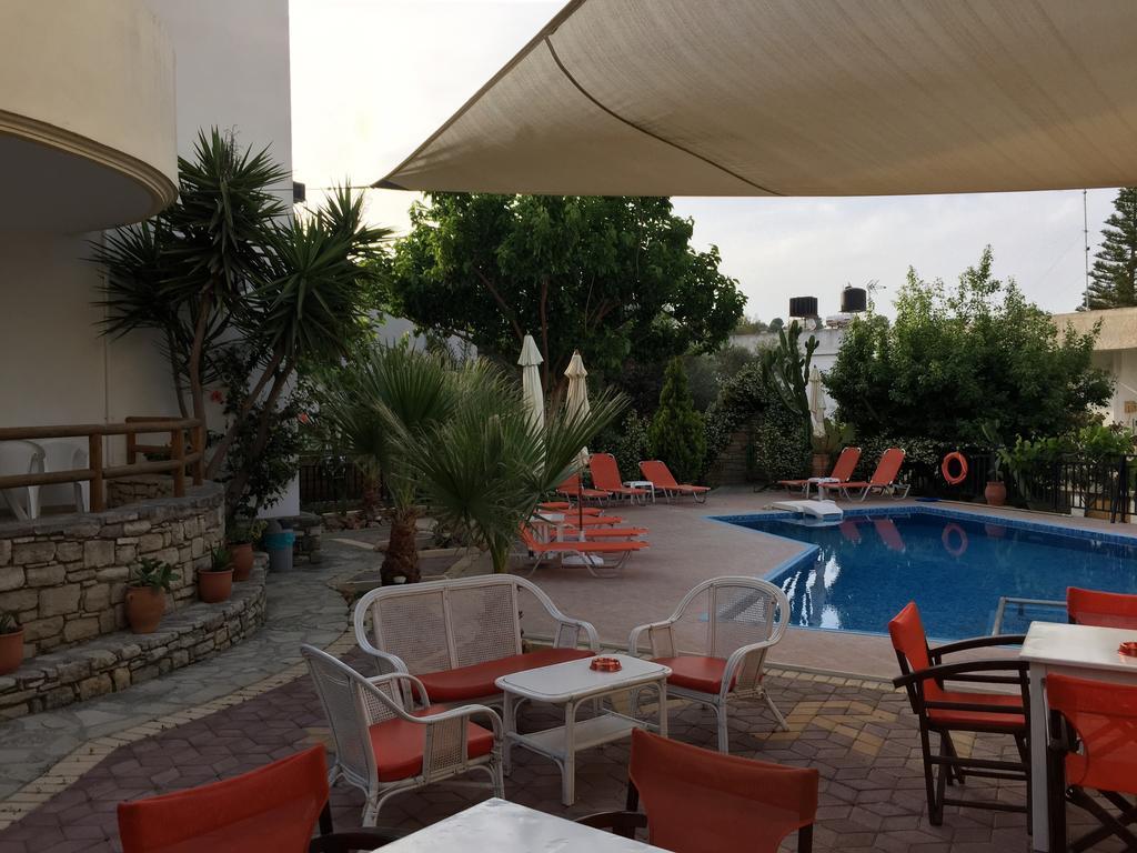 Vrisi Apartments & Villa Pitsidia Bagian luar foto