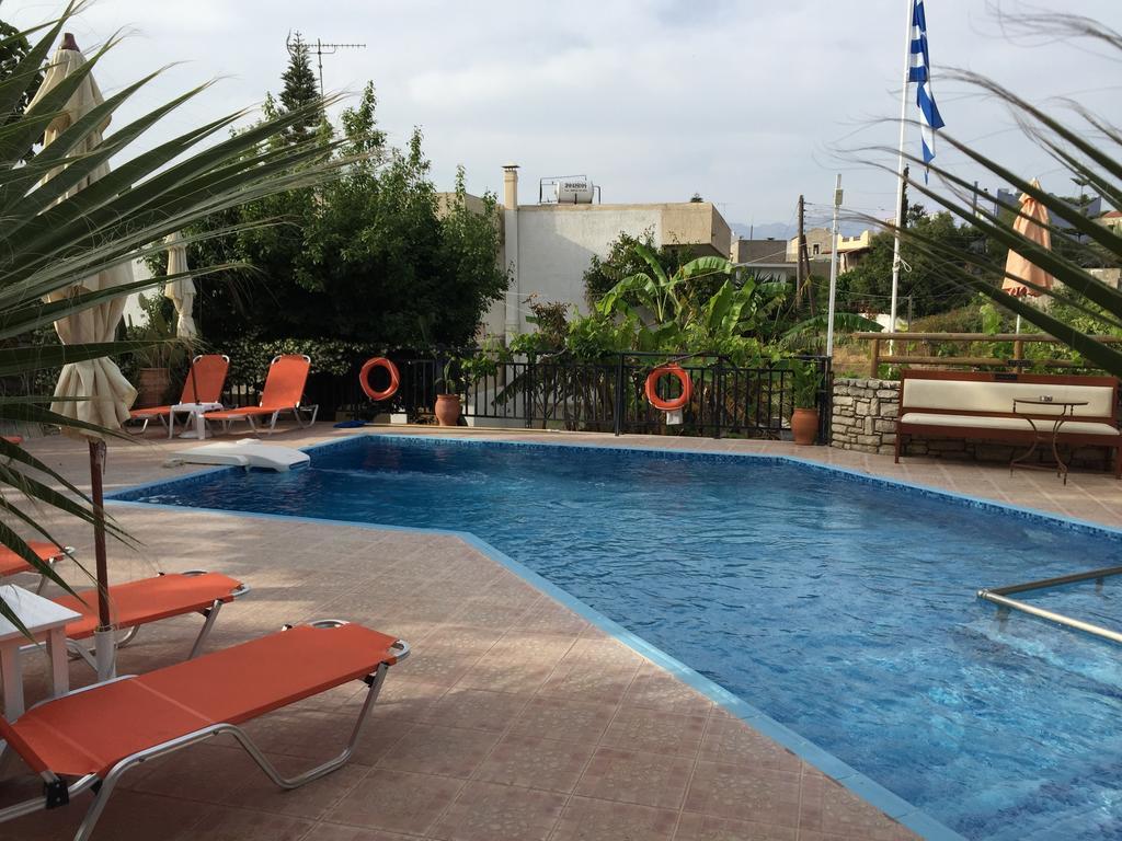 Vrisi Apartments & Villa Pitsidia Bagian luar foto
