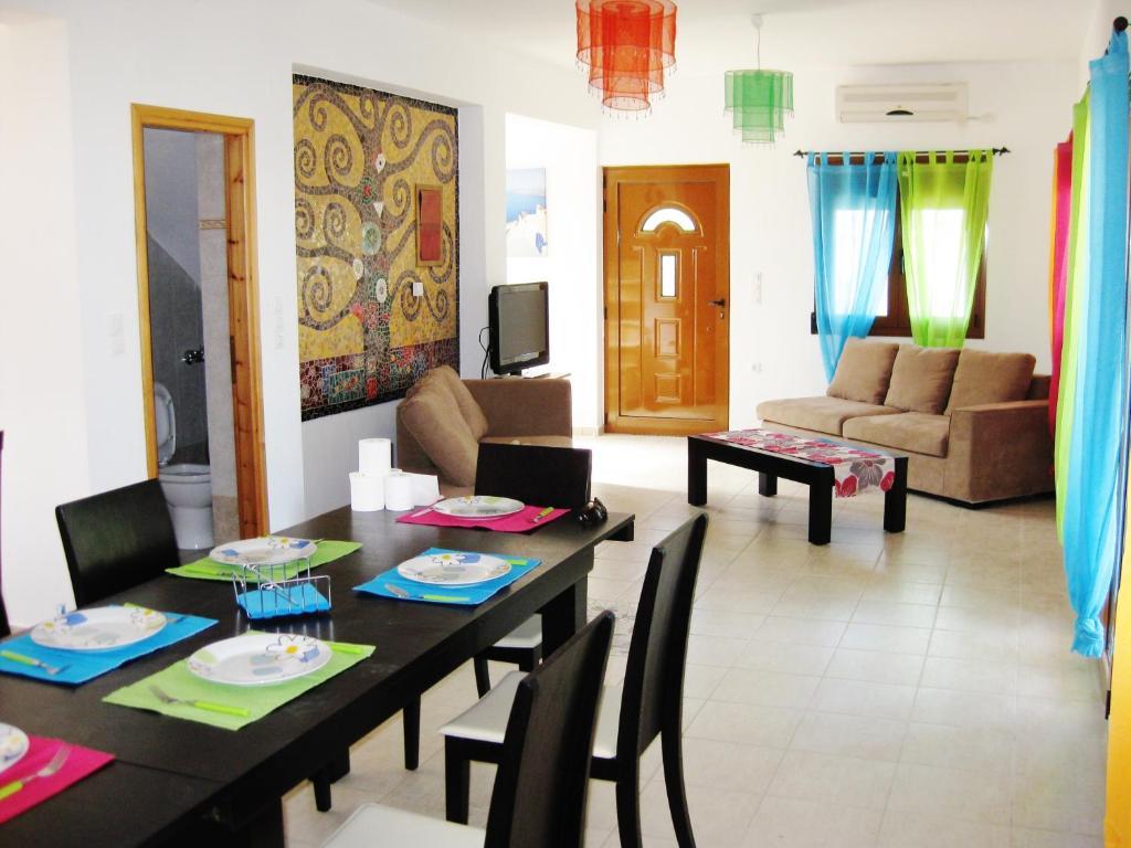 Vrisi Apartments & Villa Pitsidia Ruang foto