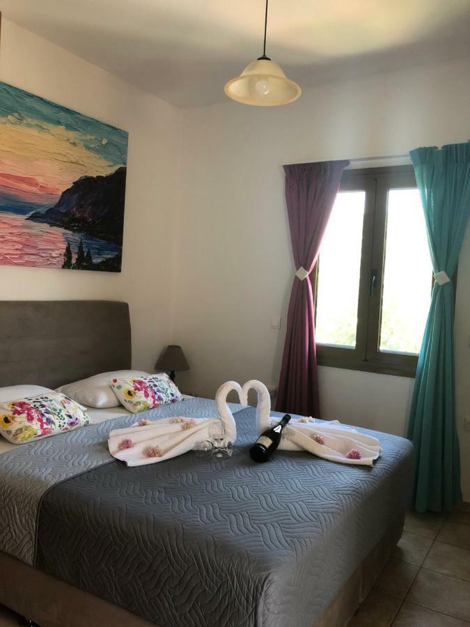 Vrisi Apartments & Villa Pitsidia Bagian luar foto